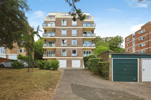 Arundel Road, Eastbourne, photo 1