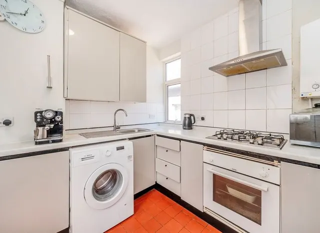 Wordsworth Avenue, Greenford, UB6, photo 3