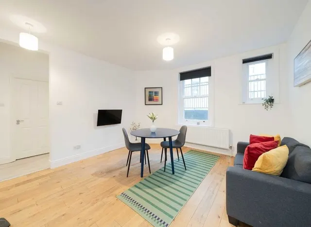 Musard Road, West Kensington, W6, photo 1
