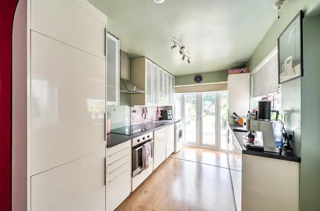 Beechcroft Road, Swindon, SN2, photo 2