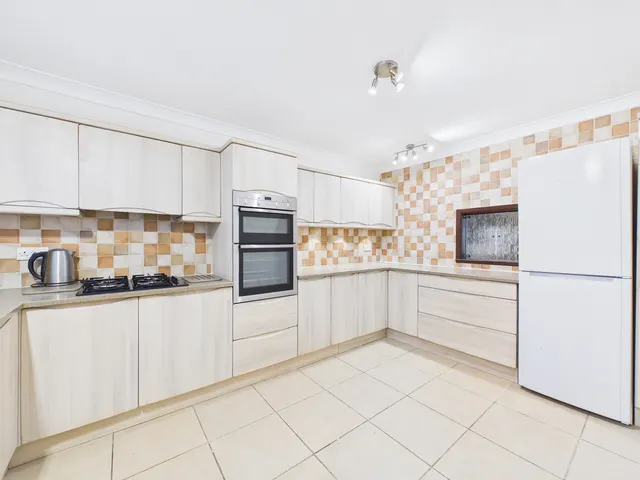 New Road, Stokenchurch, HP14, photo 3