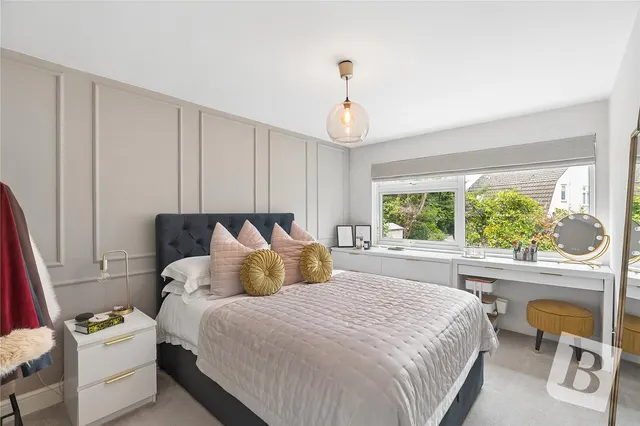 Photo 2 — Neale Court, Upminster Road, Hornchurch, RM11