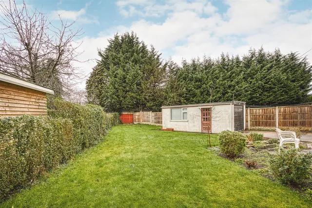 Dalton Avenue, Littleover, photo 2