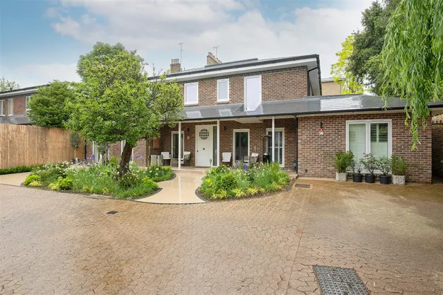 Photo 2 — Hillside Close, St John's Wood, London, NW8 0EF