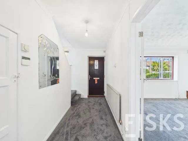 Rosewood Avenue, Hornchurch, RM12, photo 2