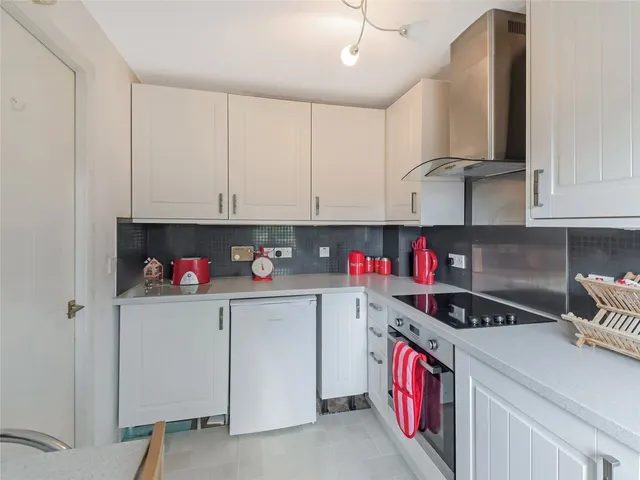 Photo 3 — Schaw Drive, Bearsden, Glasgow, East Dunbartonshire, G61