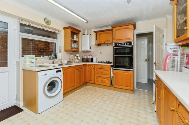Corfe Close, Aylesbury, HP21, photo 2