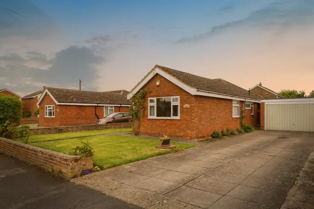Corfe Close, Aylesbury, HP21, photo 1