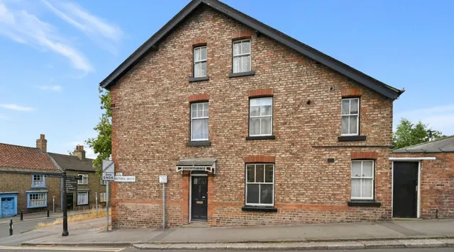 Victoria Grove, Ripon, photo 1
