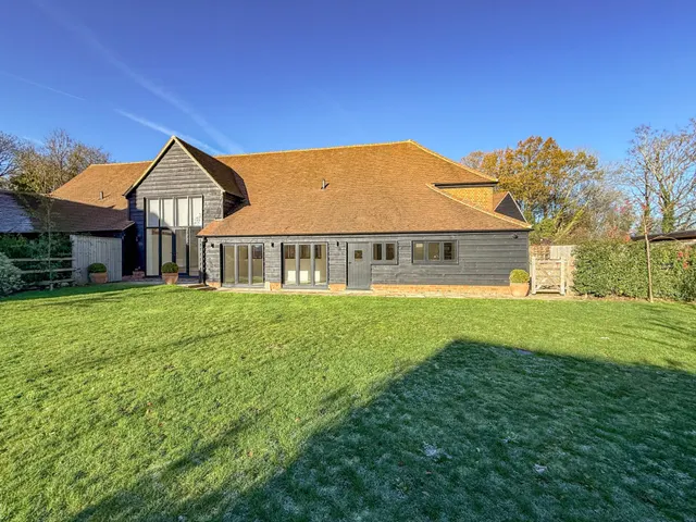 3 bedroom house — The Kendal Roughwood Lane, Chalfont St. Giles, Chalfont St. Giles, HP8 4AA