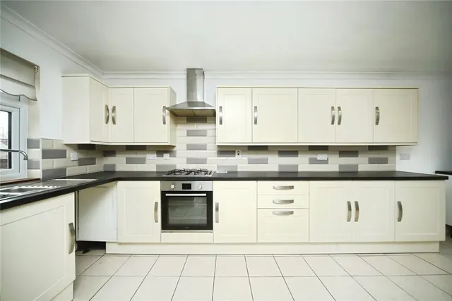 Bossington Drive, Taunton, TA2, photo 2