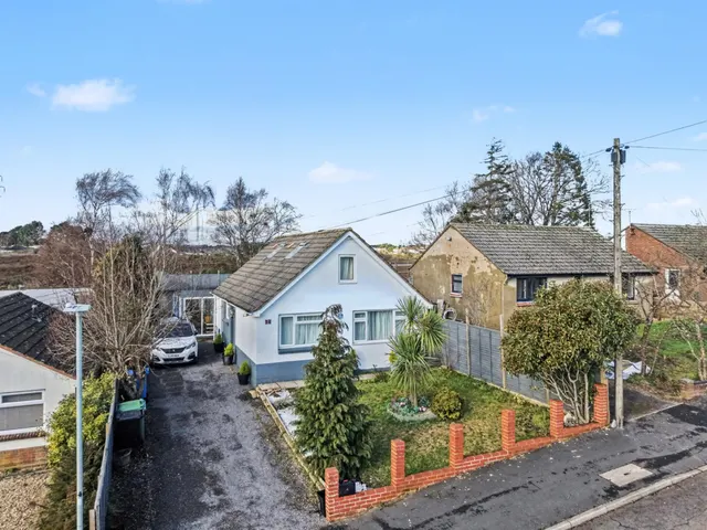 Monkton Crescent, Poole, BH12, photo 1