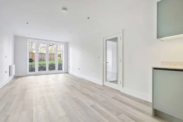 Wetherby House, Northwood, HA6, photo 2