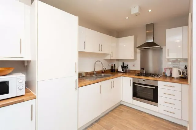 Photo 2 — Ley Farm Close Garston, Watford WD25 9BH