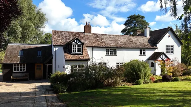 Photo 2 — Sandy Lane, Romsey, Hampshire, SO51 0PD