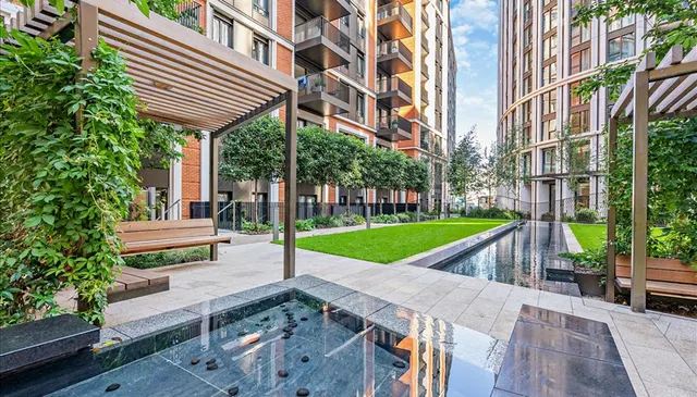 Garret Mansions, London, W2, photo 2