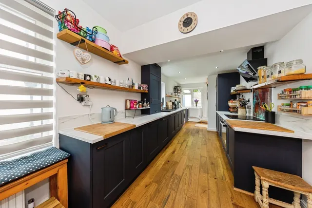 Steele Avenue, Carmarthen, SA31, photo 3