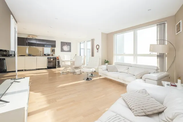 Pump House Crescent, London, TW8, photo 3