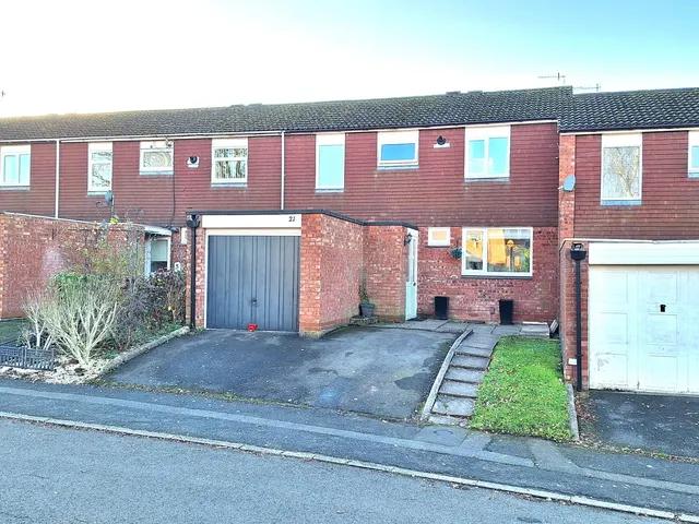 Edgeworth Close, Redditch, B98 8QG, photo 1