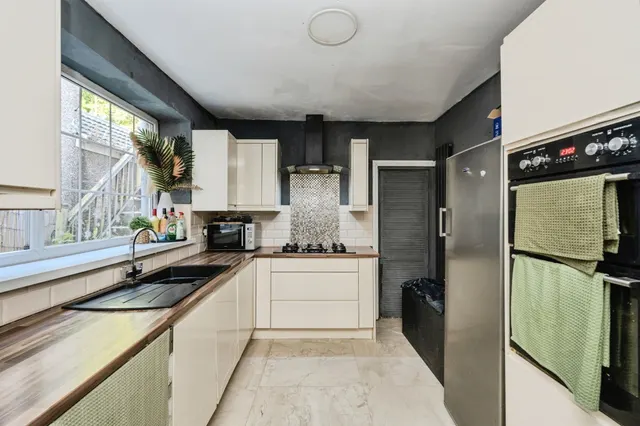 Springfield Street, Swansea, SA6, photo 3