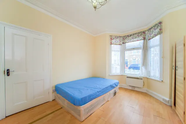 Selsdon Road, Upton Park, E13, photo 2