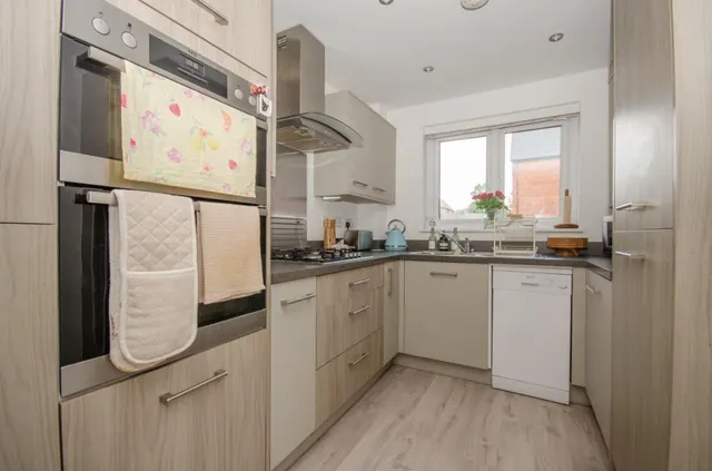 Photo 3 — Jenkins Way, Frenchay, Bristol, BS16 2NS