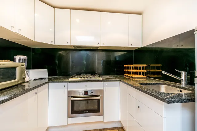 Flat F, 196 Gloucester Terrace, London, photo 1