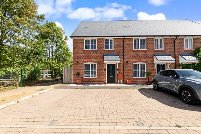 Haxters End, Berkhamsted, Hertfordshire, HP4 3FJ, photo 1