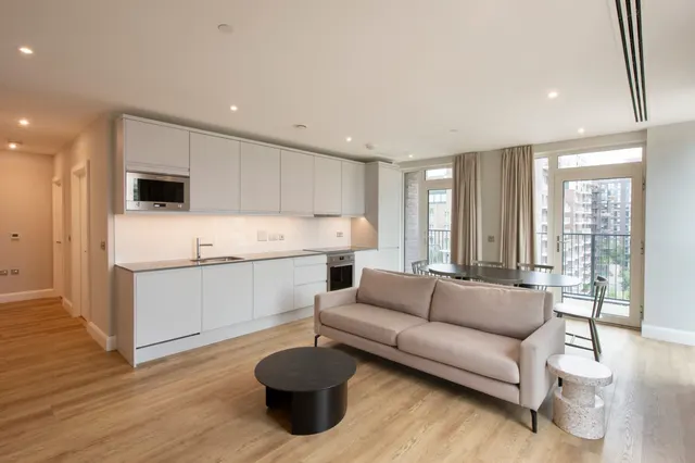 Moat Street, London, SW11, photo 3