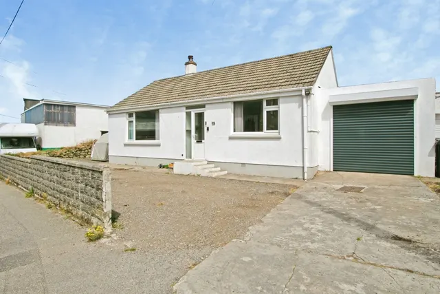 Newton Road, Troon, TR14, photo 1