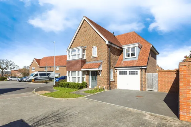 Augustine Drive, Finberry, Ashford, photo 1