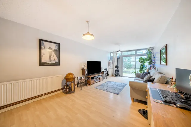 Photo 2 — Claudia Place, Southfields, SW19