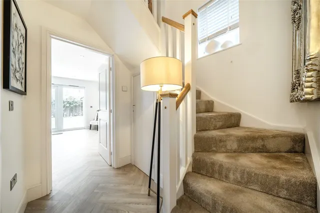 Henrietta Court, Chadderton, OL9, photo 2