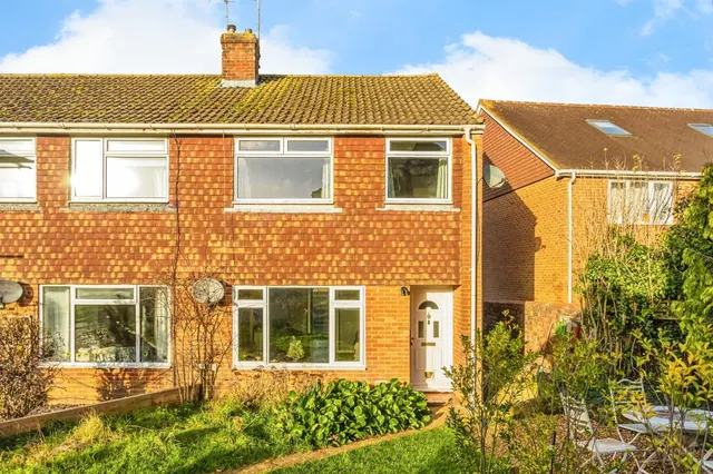 Fairlea Close, Burgess Hill, photo 1