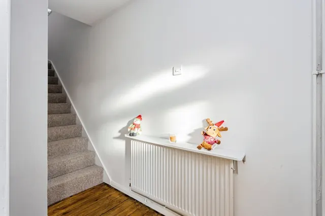 Photo 2 — Fairlea Close, Burgess Hill
