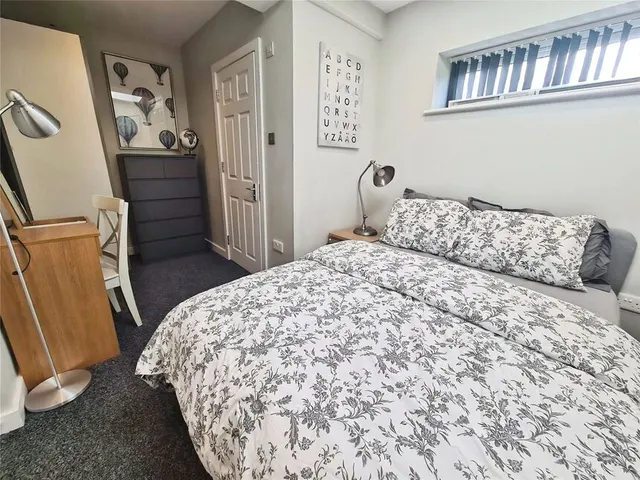 Salisbury Close, Eastleigh, SO50, photo 2