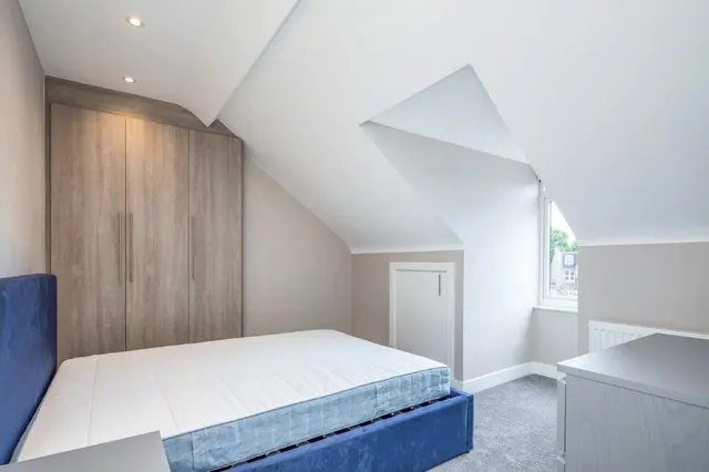 Photo 2 — Goldhawk Road, Stamford Brook, London, W6