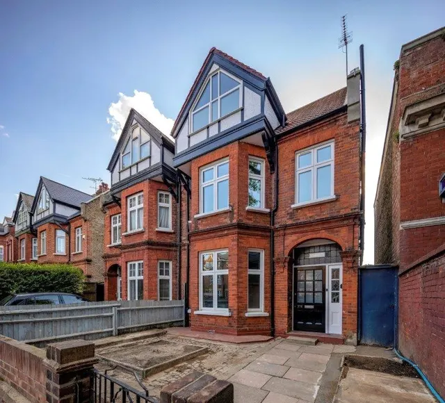 Goldhawk Road, Stamford Brook, London, W6, photo 1