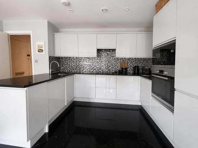 Photo 3 — Granville Road, Watford, Hertfordshire, WD18