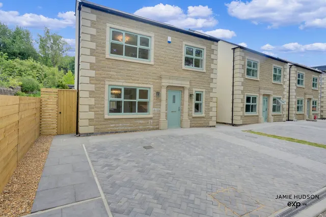 Quarry Road, Chorley, Lancashire, PR6 8RB, photo 1