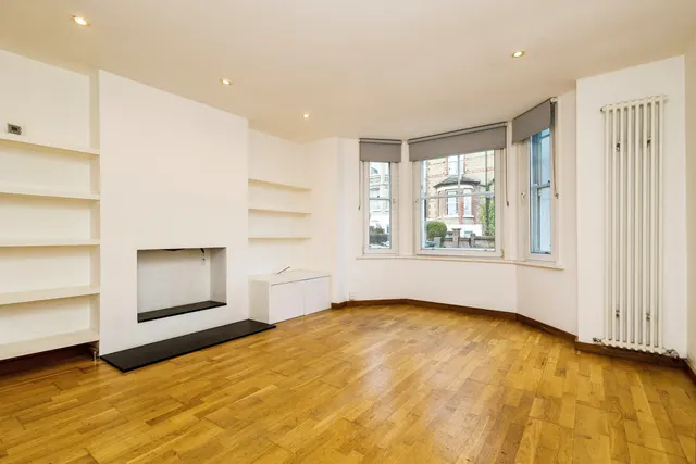 Farnham Road, Guildford, GU2, photo 2