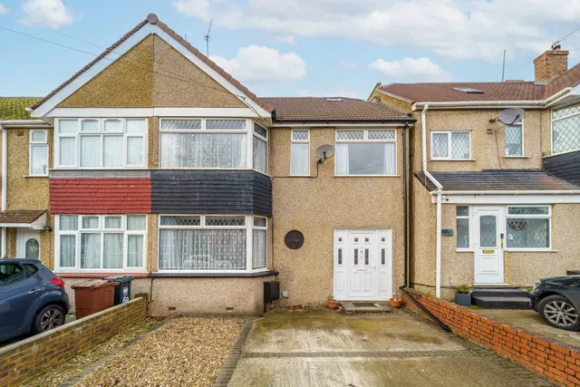 Southcote Avenue, Lower Feltham, photo 1