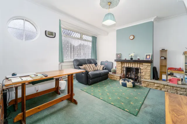 Southcote Avenue, Lower Feltham, photo 3