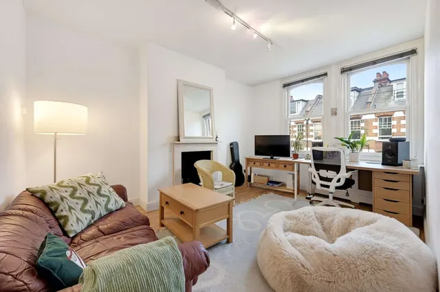 St. John's Road, London, SW11 1PX, photo 1