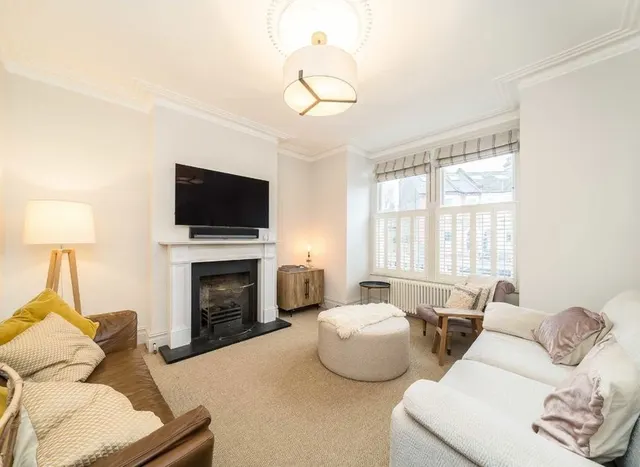 Photo 2 — Ravenslea Road, Clapham South, SW12