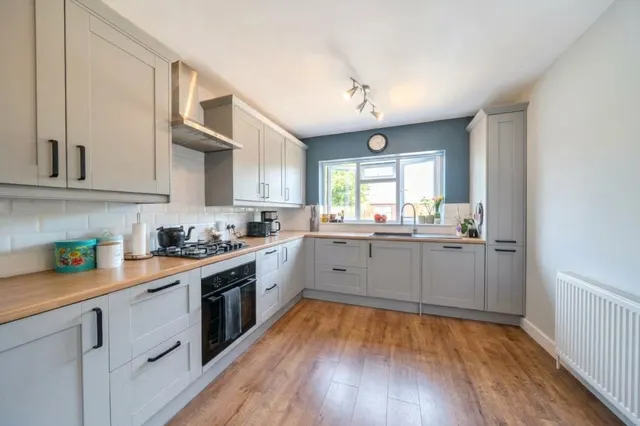 Glisson Road, Hillingdon, UB10, photo 2