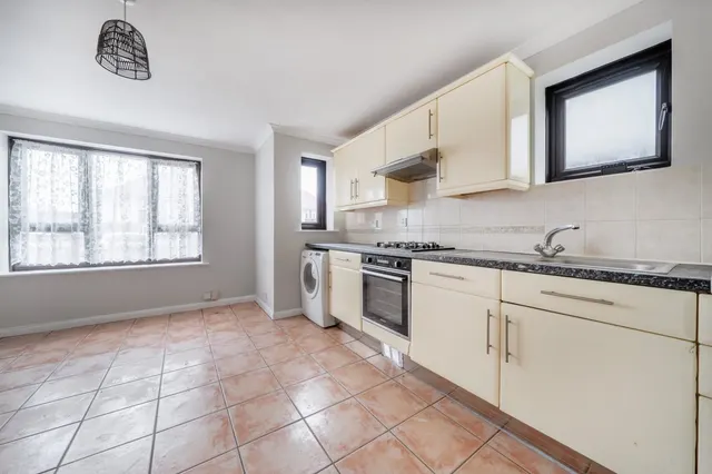 Photo 2 — Woolacombe Road, London, SE3