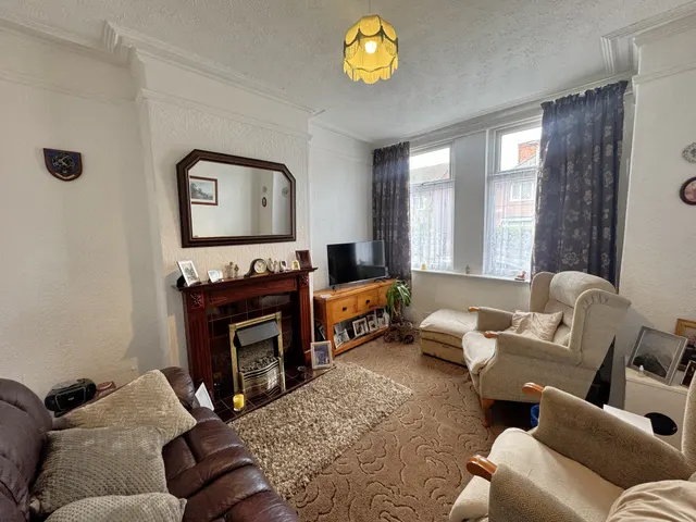 Lonsdale Road, Levenshulme, M19, photo 3