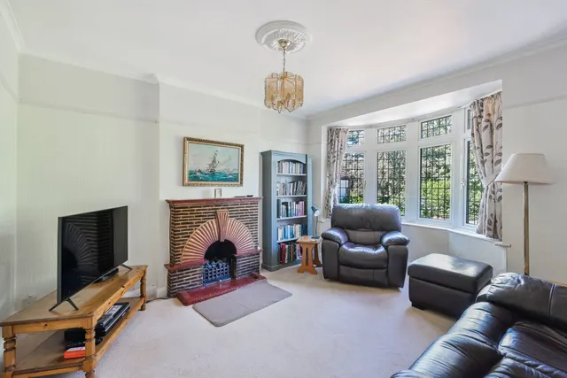 Photo 3 — Chestnut Avenue, Ewell, Surrey, KT19 0SY