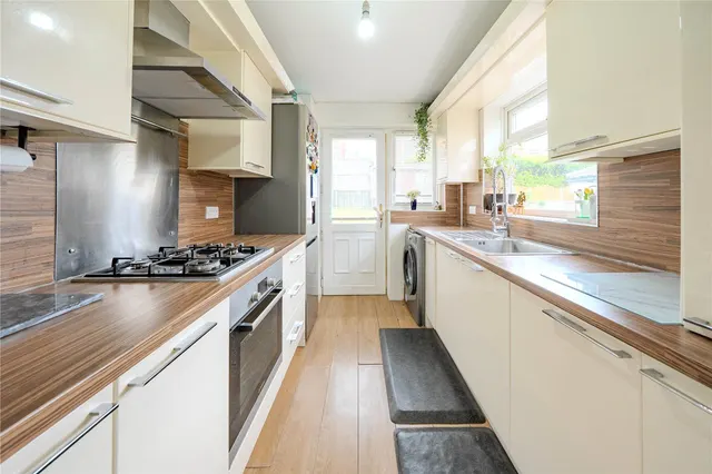 Linton Drive, Leeds, LS17, photo 2